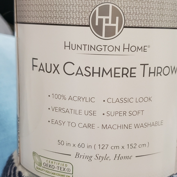 Huntington Home Faux Cashmere Blanket Brand New. - Picture 8 of 8